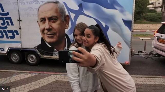 Штаб Нетаньху провез по стране спецаильные агитационные фургоны