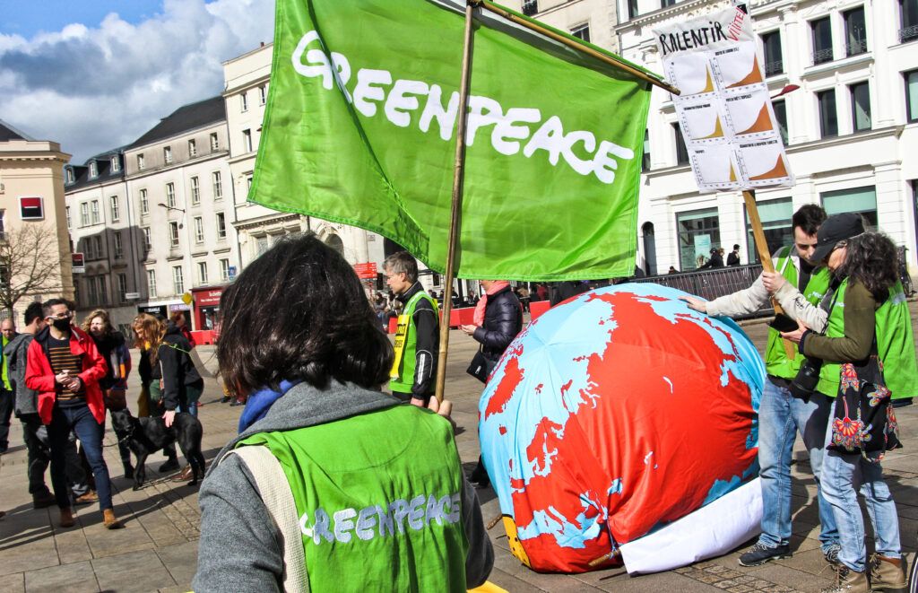 Акция протеста Greenpeace. Фото: Scanpix