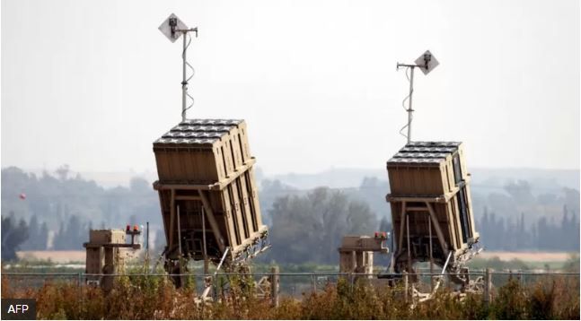 Израилю было бы трудно передать Украине даже одну батарею "Железного купола" из тех, что у него уже есть - это ослабило бы оборону страны