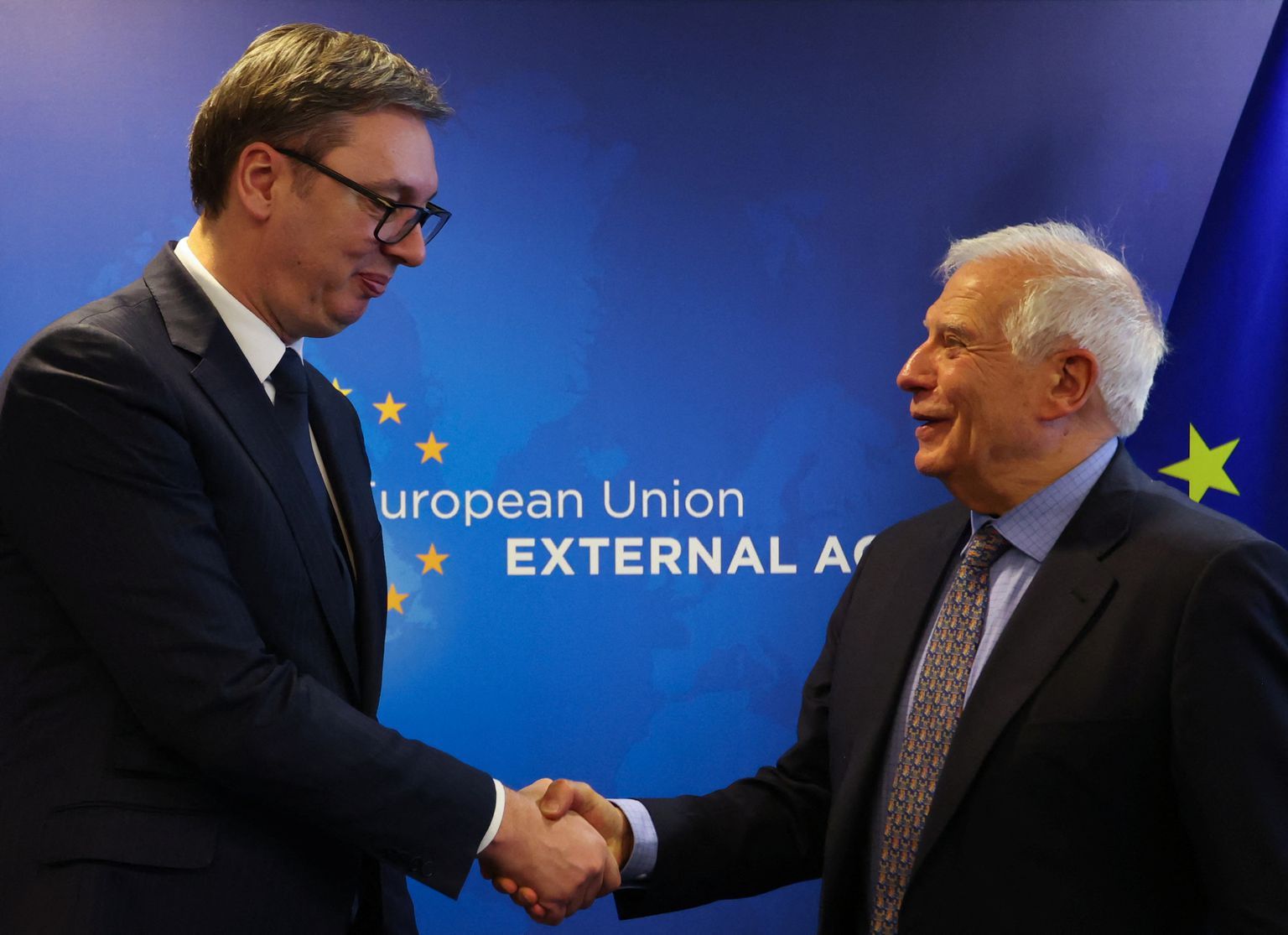 Президент Сербии Александр Вучич и глава европейской дипломатии Жозеп Боррель.Фото: JOHANNA GERON