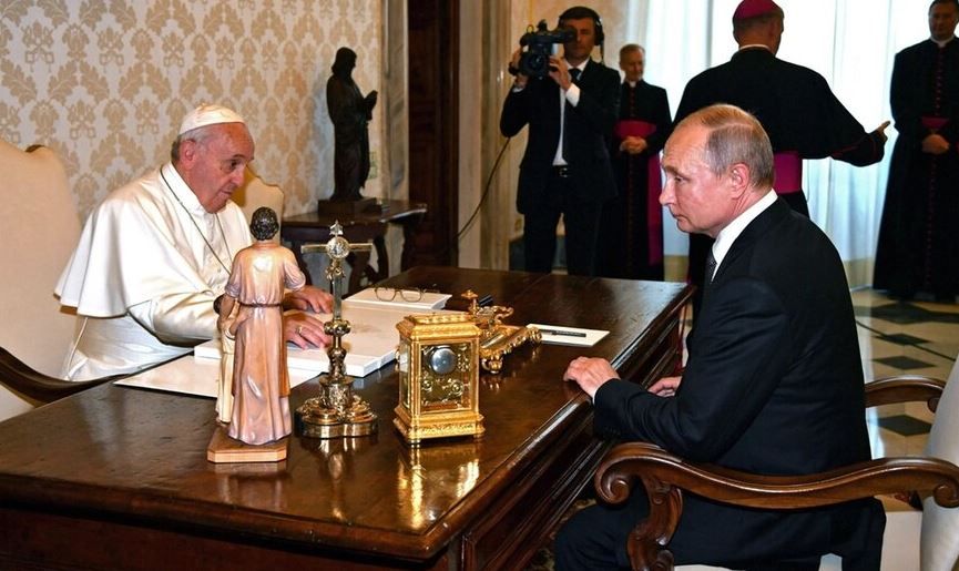 Папа Франциск и президент России Владимир Путин во время частной аудиенции в Ватикане в июле 2019 года. Keystone / Alessandro Di Meo / Pool