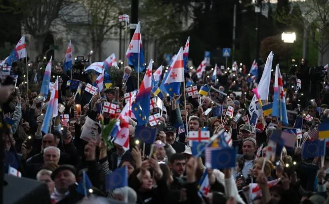 Митинг в Грузии. Автор: SCANPIX/AFP/VANO SHLAMOV
