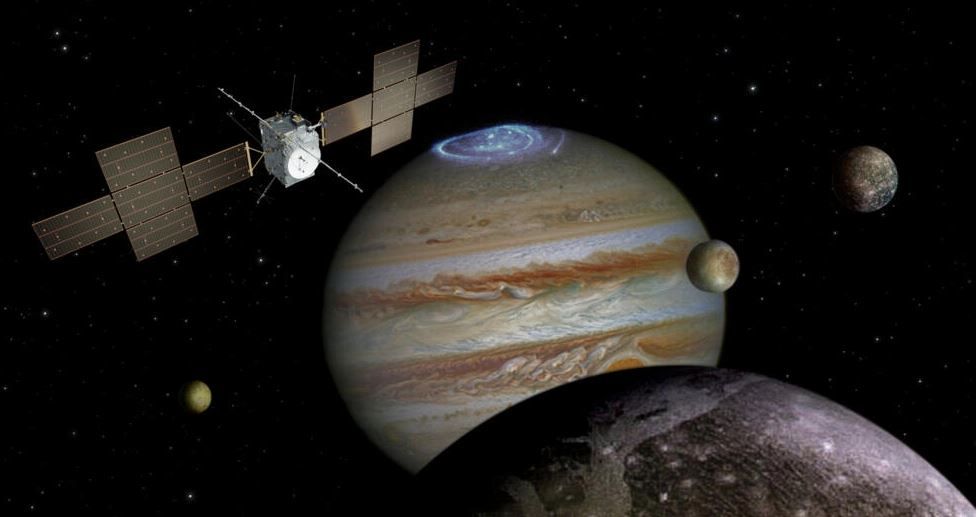 Художественное изображение зонда JUICE, исследующего Юпитер и его спутники. © Spacecraft: ESA/ATG medialab; Jupiter: NASA/ESA/J. Nichols (University of Leicester); Ganymede: NASA/JPL; Io: NASA/JPL/University of Arizona; Callisto and Europa: NASA/JPL/DLR