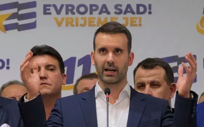 Лидер "Европы сейчас" Милойко Спайич. Автор: SCANPIX/AP/Risto Bozovic