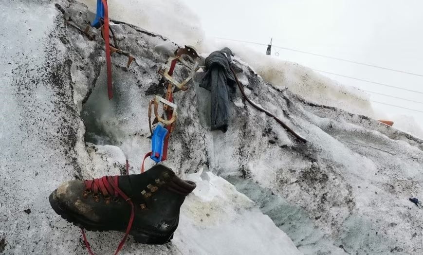 Немецкий 38-летний альпинист пропал в горах в регионе города Церматт в 1986 году, его останки отыскались только сейчас. Kapo Wallis