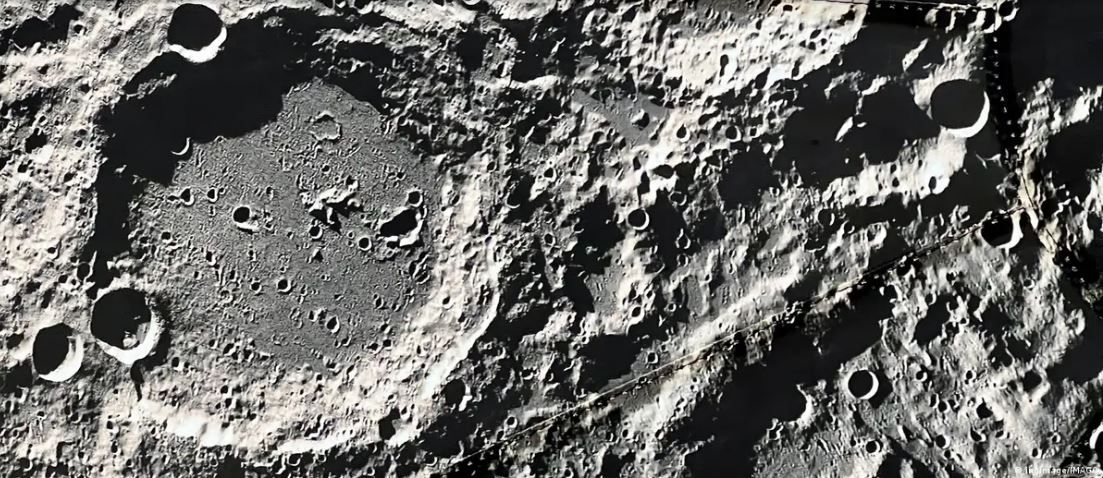 Кратеры на Луне (фото из архива)Фото: ingimage/IMAGO