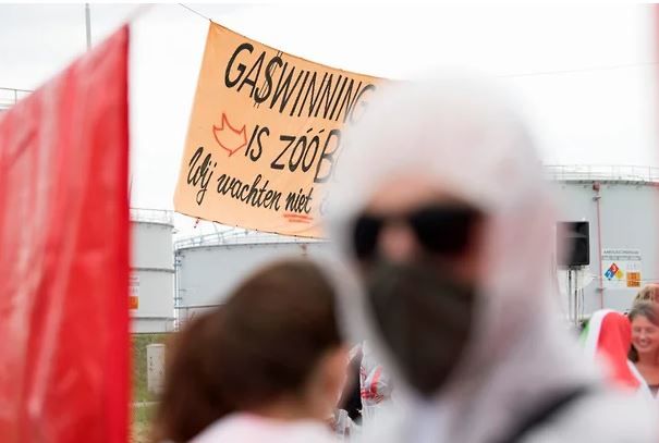 Протестующие требуют прекращения добычи газа на месторождении в Гронингене, 2018 год Фото: Piroschka van de Wouw / Reuters