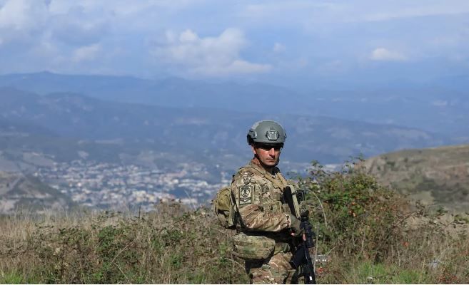 Азербайджанский военный в Нагорном Карабахе. Автор: EMMANUEL DUNAND/AFP/Scanpix