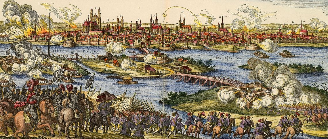 Разрушение Магдебурга в 1631 году. Тридцатилетняя война завершилась Вестфальским миром, основанным на принципе равенства государств.