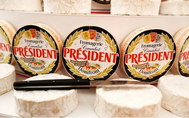 Французский сыр Camembert в традиционной деревянной упаковке. Автор: SCANPIX/SIPA/SICCOLI PATRICK