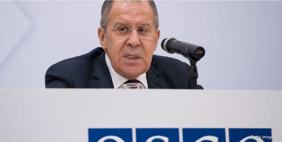 Министр иностранных дел России Сергей Лавров находится в международном розыске. Сможет ли он приехать на встречу Совета министров ОБСЕ в Скопье?