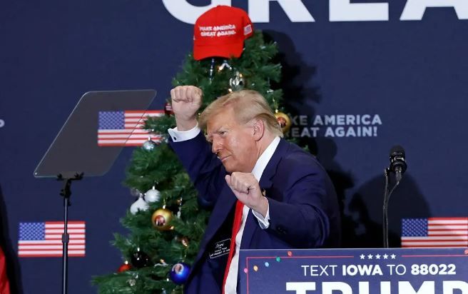 Дональд Трамп на предвыборном мероприятии в Айове. Автор: SCANPIX/AFP/KAMIL KRZACZYNSKI