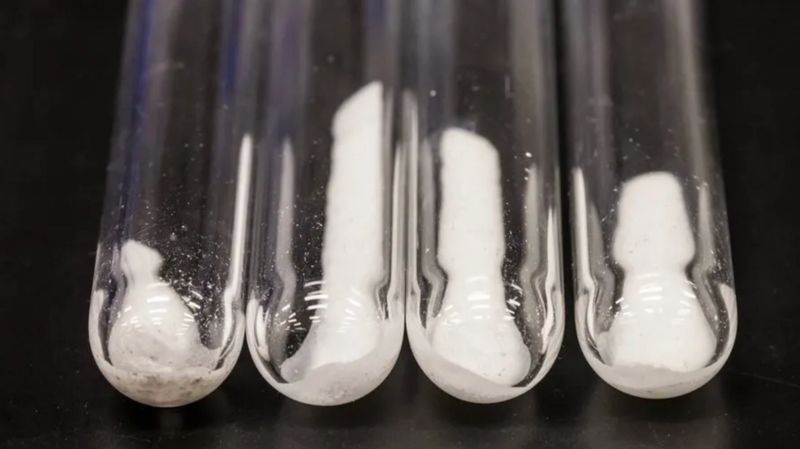 DAN DELONG FOR MICROSOFT Подпись к фото, Ученые утверждают, что новый материал способен потенциально сократить использование лития на 70%